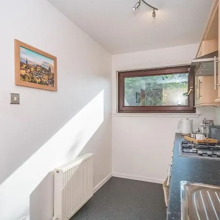 Apartment Newly Furnished 2bed Flat With Peaceful Views