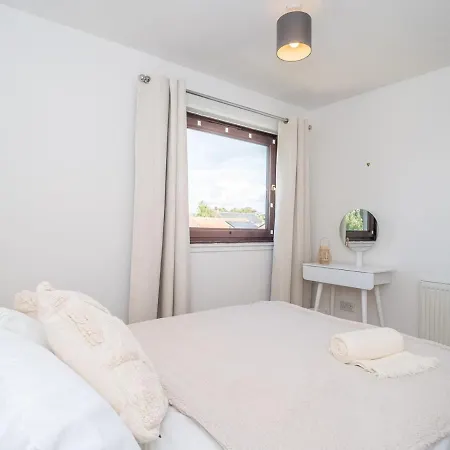 Newly Furnished 2bed Flat With Peaceful Views