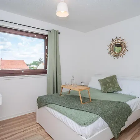Apartment Newly Furnished 2bed Flat With Peaceful Views Edinburgh