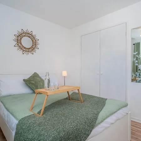 Newly Furnished 2bed Flat With Peaceful Views Edinburgh