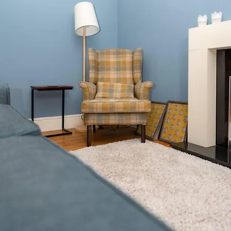 Lovely 1 Bedroom Townhouse In Leith With Garden Tatil Evi