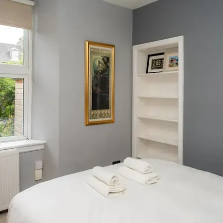 Lovely 1 Bedroom Townhouse In Leith With Garden Tatil Evi Edinburgh