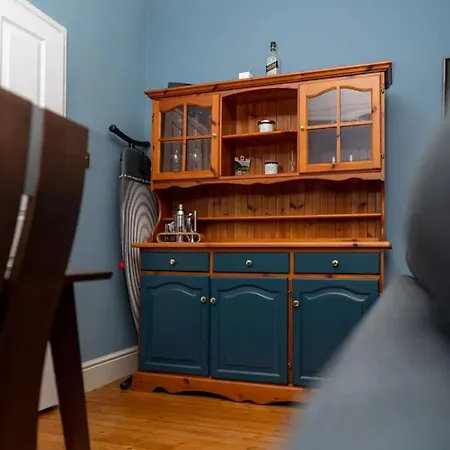 Lovely 1 Bedroom Townhouse In Leith With Garden Tatil Evi