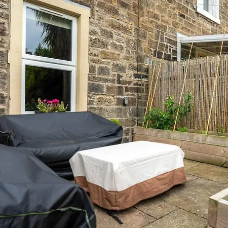 Lovely 1 Bedroom Townhouse In Leith With Garden Tatil Evi Edinburgh