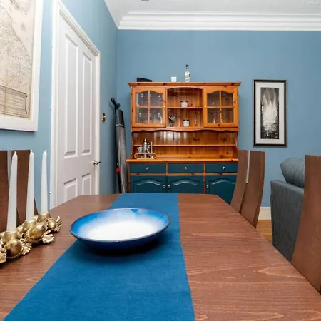 Tatil Evi Lovely 1 Bedroom Townhouse In Leith With Garden *