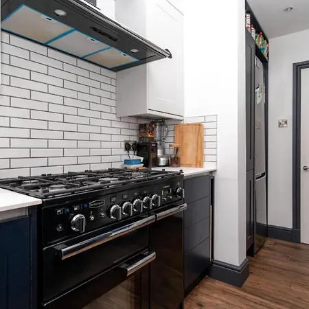 Tatil Evi Lovely 1 Bedroom Townhouse In Leith With Garden Edinburgh