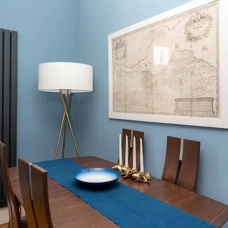Lovely 1 Bedroom Townhouse In Leith With Garden Tatil Evi