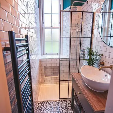 Apartment Spacious 1 Bedroom Flat With Garden In Newington