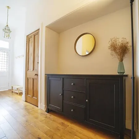 Apartment Spacious 1 Bedroom Flat With Garden In Newington