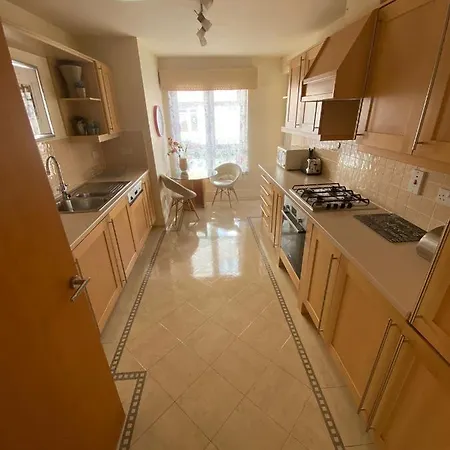 Hopetoun With Free Parking