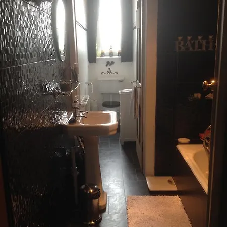 Moat Place Homestay Edinburg