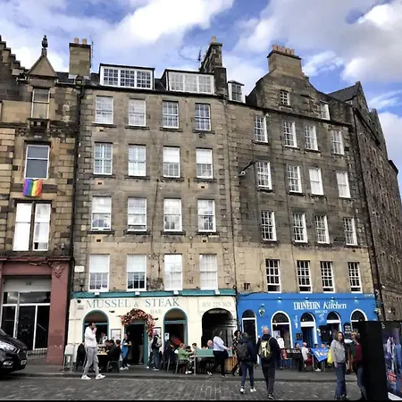 Grassmarket View Suites * Edinburgh