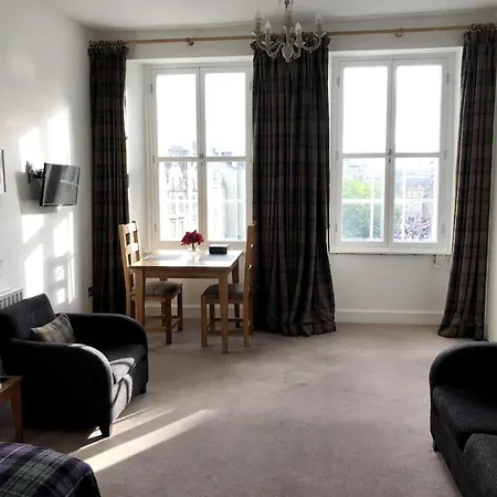 Grassmarket View Suites * Edinburgh
