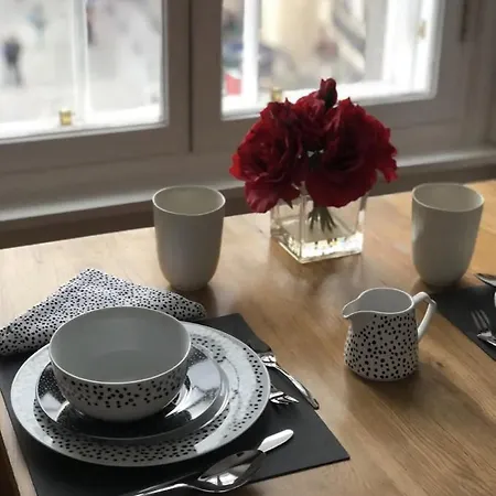 Grassmarket View Suites Apartment Edinburgh