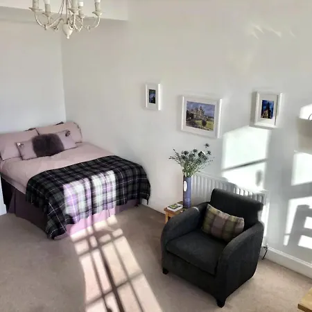Grassmarket View Suites *