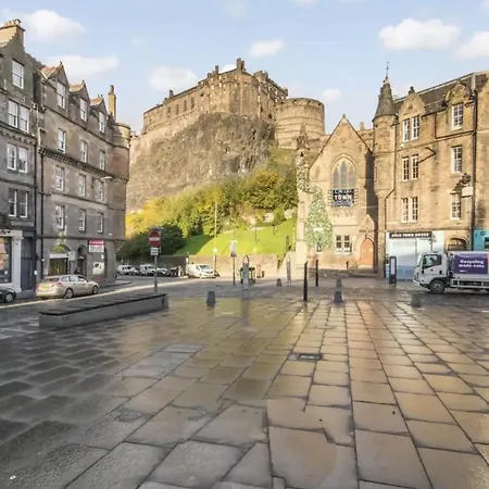 Grassmarket View Suites Apartment *