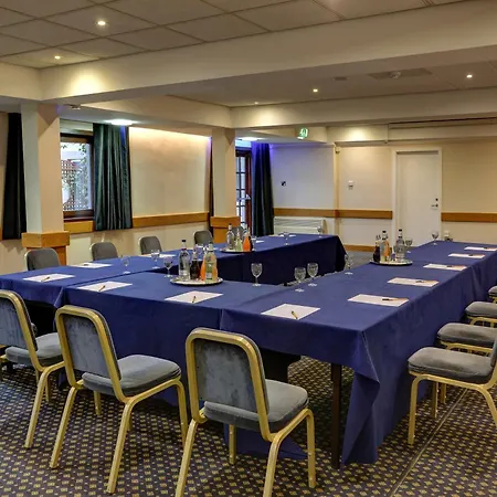 Western Kings Manor Edinburg