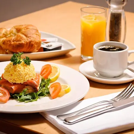 Leonardo City Hotel 3*