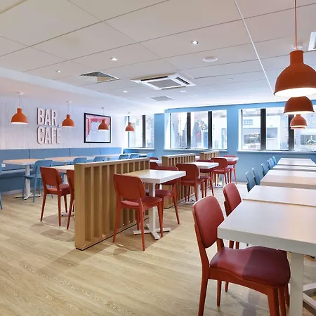 Travelodge 3* Edimburgo