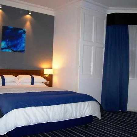 Hotel Piries Edinburgh