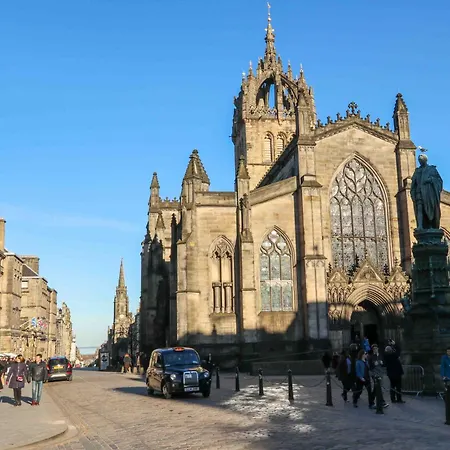 Отель Express Centre By Ihg