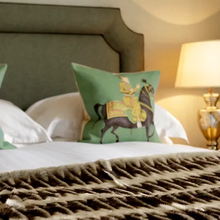 Nira Caledonia Hotell