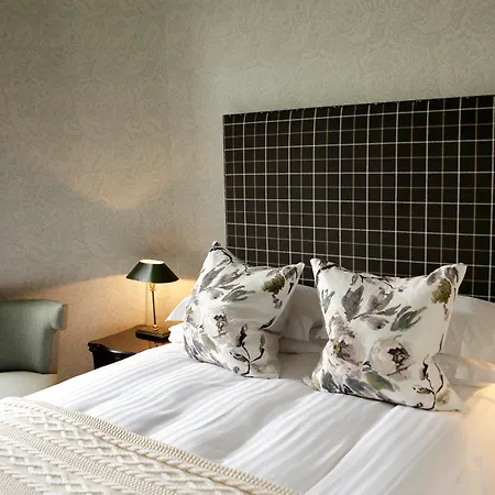 Nira Caledonia Hotell