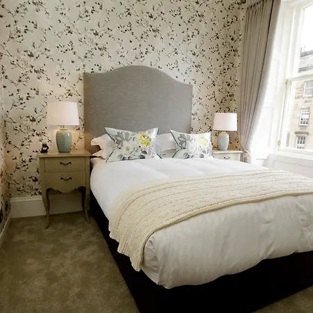 Nira Caledonia 4* Edinburgh