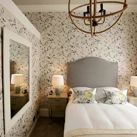 Hotel Nira Caledonia 4*