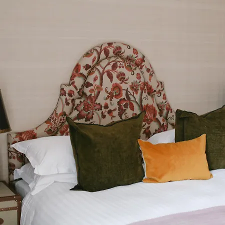 Hotell Nira Caledonia