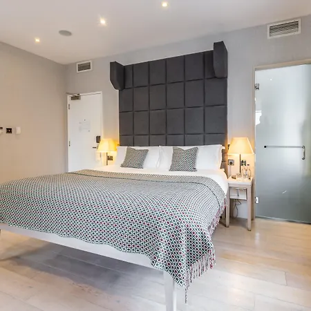 Hotel The On The Mile 4*