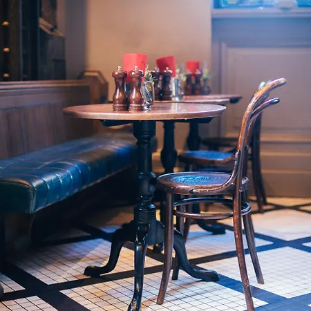 The On The Mile Hotel