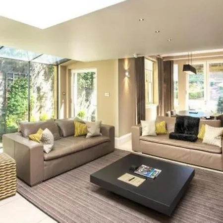 The Chester Apartahotel