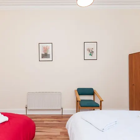 Charming Large Centre Apartament