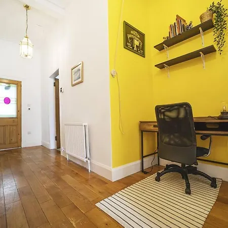 Spacious 1 Bedroom Flat With Garden In Newington