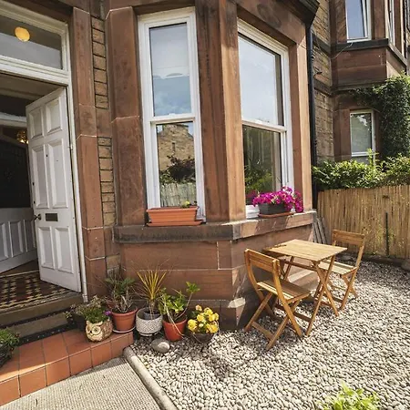 Apartment Spacious 1 Bedroom Flat With Garden In Newington *