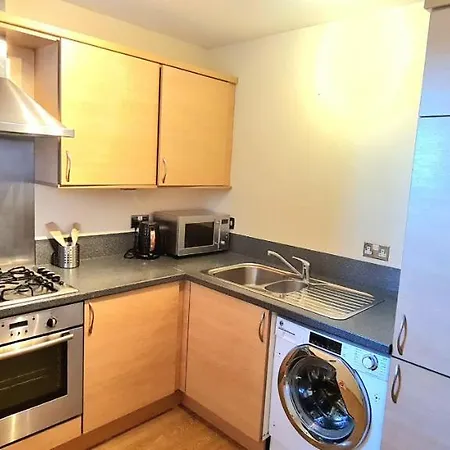 Elegant 2 Bedroom Centre - Free Parking - Private Balcony - Stunning Views Appartement *