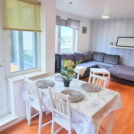 Apartment Modern Spacious 3 Bedroom Centre - Free Parking - Private Balcony - Excellent Service Edinburgh