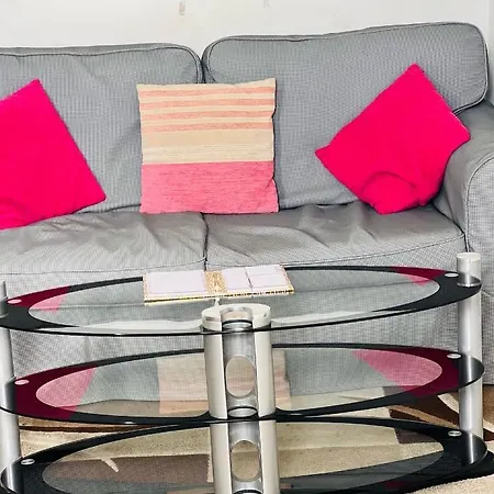 Simple 2bed Flat In Edinburgh. * אדינבורו