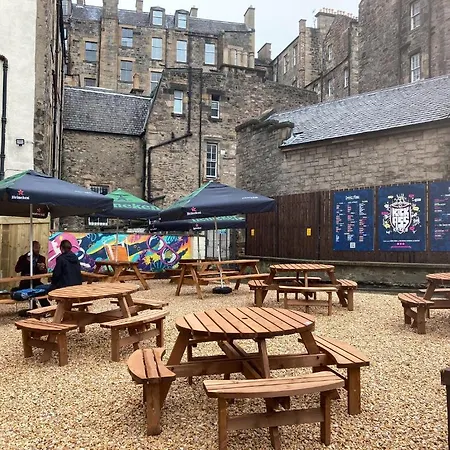Kick Ass Greyfriars Hostal *
