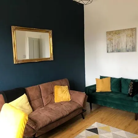 Apartment Lovely 2 Bedroom Close To City Centre