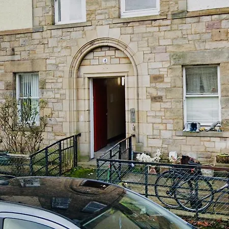 Simple 2bed Flat In Edinburgh.