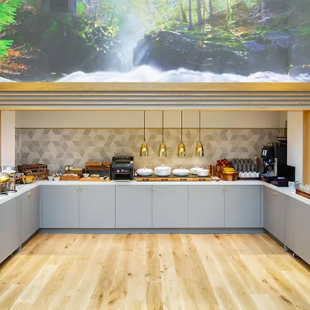 Yotel Edinburgh, Select By Hilton 4*