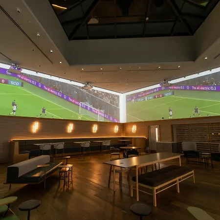 Yotel Edinburgh, Select By Hilton 4*