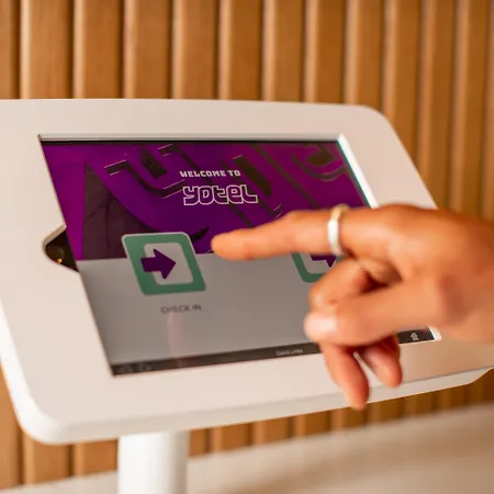 Yotel 4*