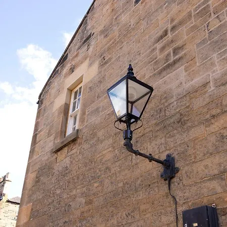 Joivy Charming Mews Flat Near The Dean Bridge *