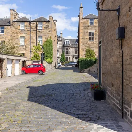 Joivy Charming Mews Flat Near The Dean Bridge *