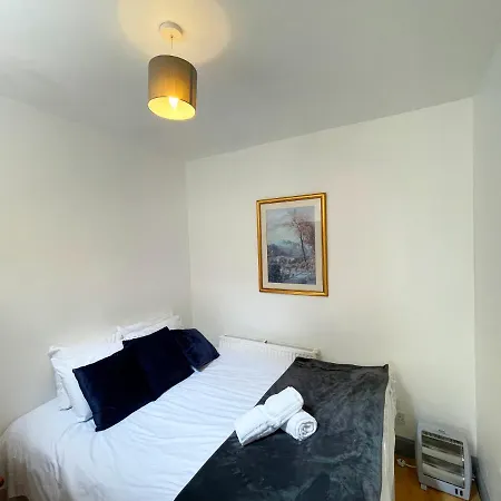 Colzium Farm Cottages Apartment