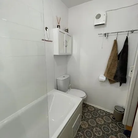 One Bedroom Websters Land Flat - Grassmarket Edinburgh