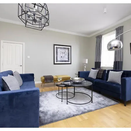 Royal Mile By Joivy *